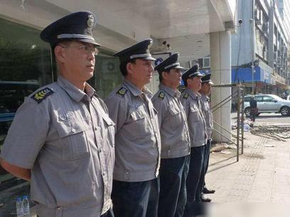 保安每月工资不高，为何离职的人却并不多？